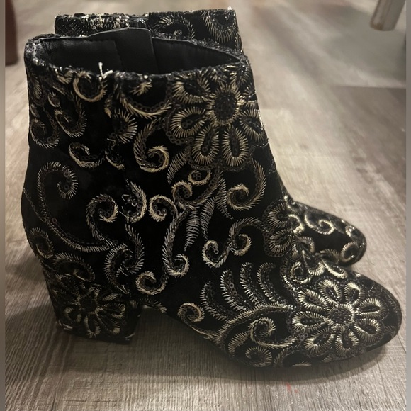 Aldo Sequin Golden Floral Black Brocade Block Heel Ankle Boots Women's Size 6 - Picture 3 of 5
